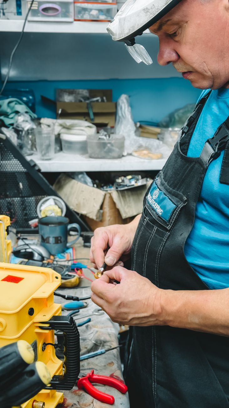 Oplagsplads med materiel og containere